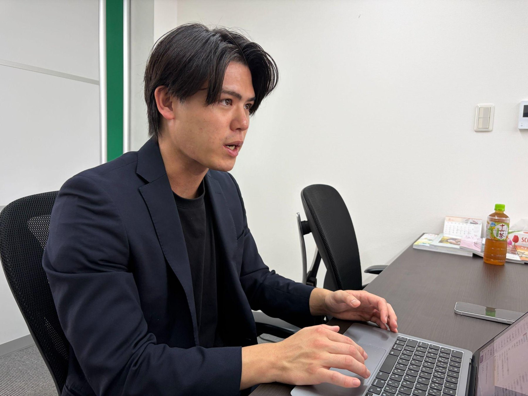 インタビューの様子