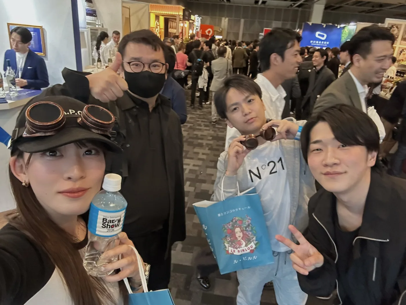 ウイスキーイベントに参加したメンバーの集合写真